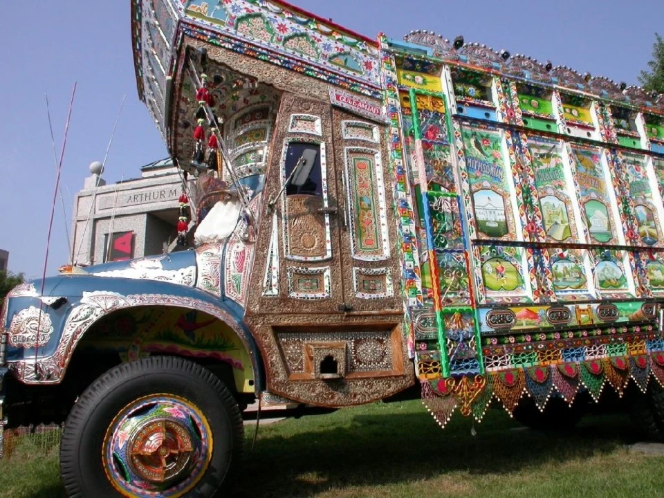 Indian Bus, Smithsonian