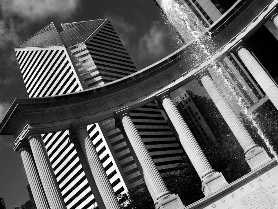 Columns and Fountain, Chicago